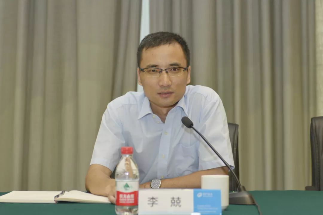 動漫服裝時尚圖片女士（動漫服裝大全 簡單女素材）